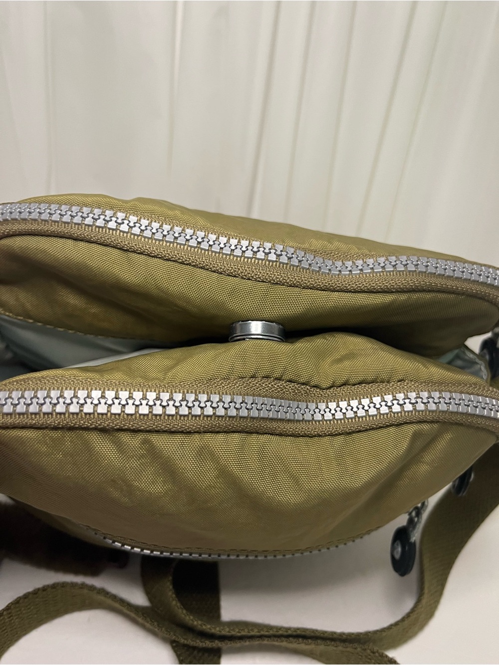 Kipling Olive Green Crossbody with Monkey Key Charm - Picture 4 of 11